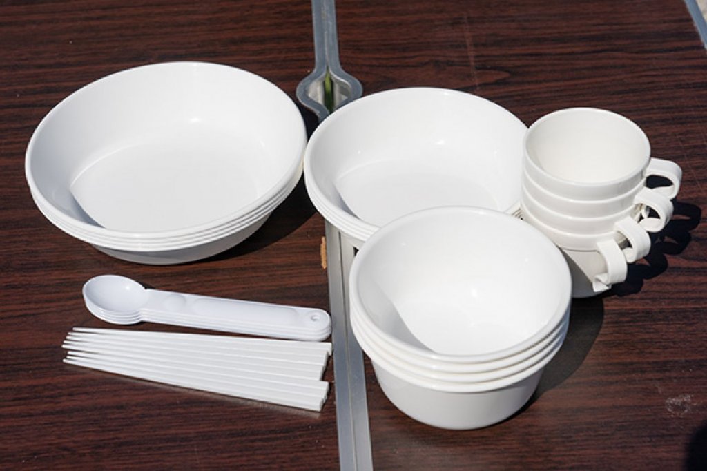 4人分の食器セット