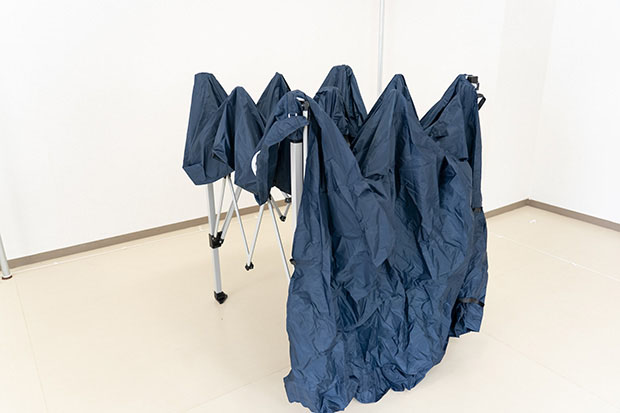 商品画像 ひさし付き四つ足タープ（ネイビー）1.8M 4